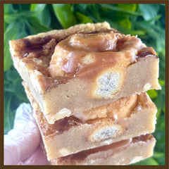 CINNAMON ROLL BLONDIE