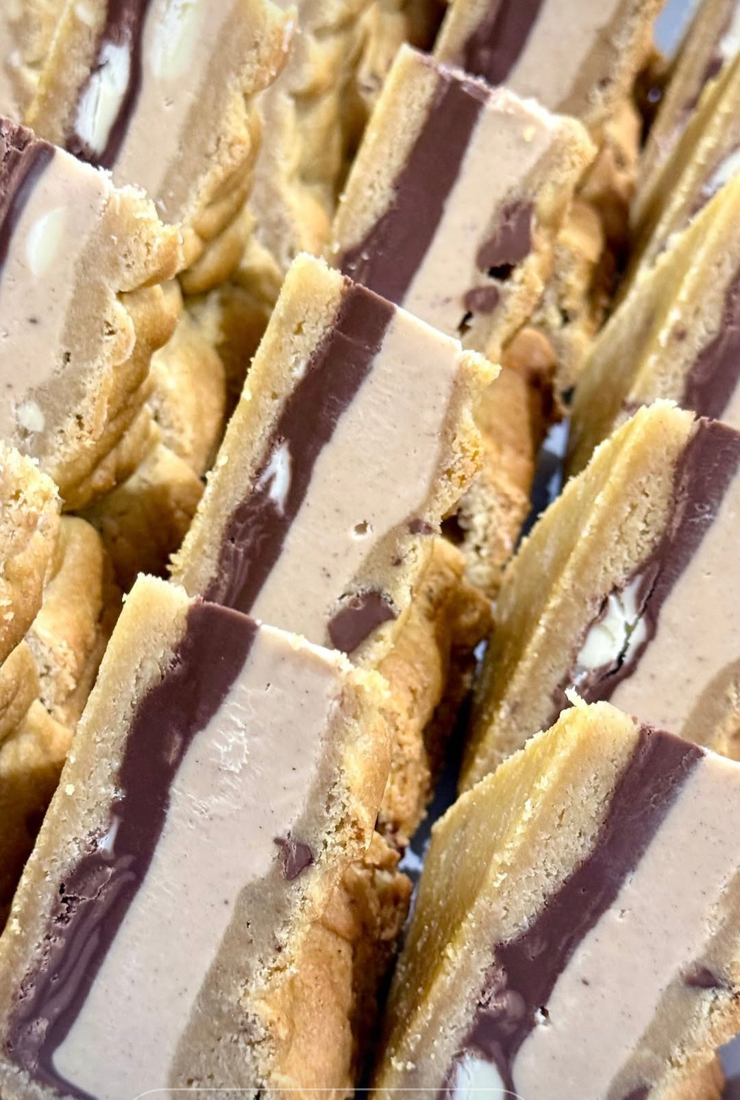 KINDER & NUTELLA COOKIE PIE SLICE